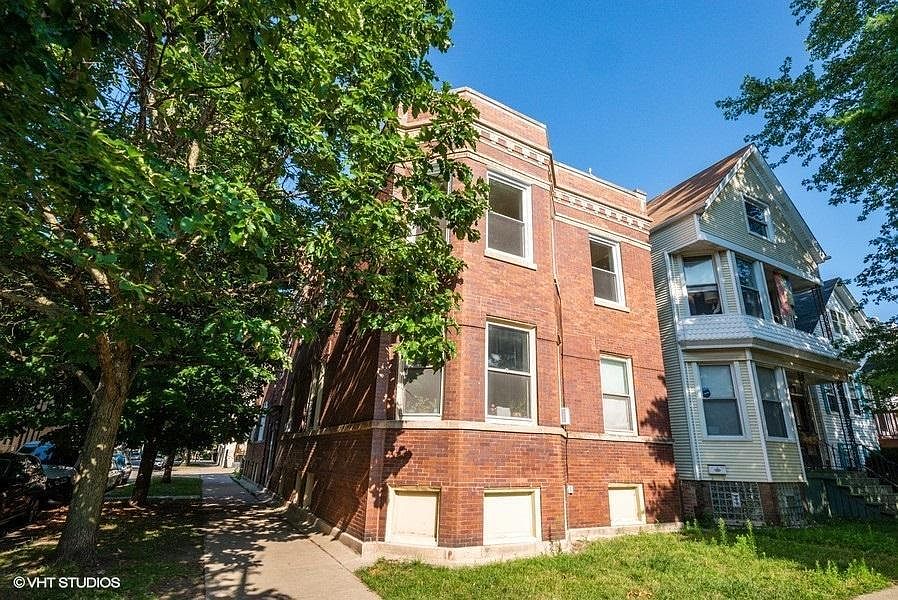 1st image of 2038 W School St APT 1W