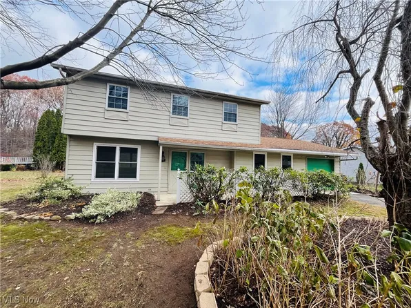 6835 Shelly Dr, Madison, OH 44057