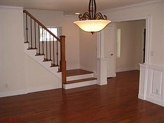 4th image of 447 Burns Ave