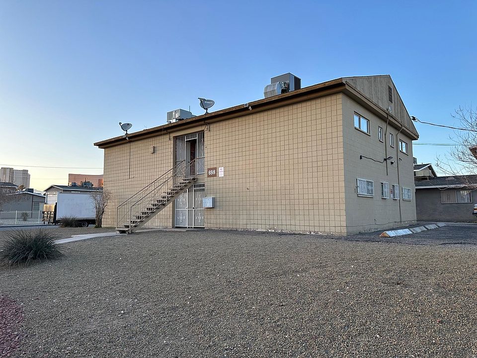 1st image of 698 Northrop Ave APT 3