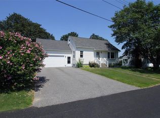 75 Jo Anne Ave, Portsmouth, RI 02871