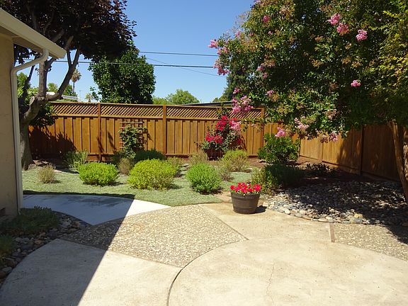 2nd image of 1629 Tiffany Way