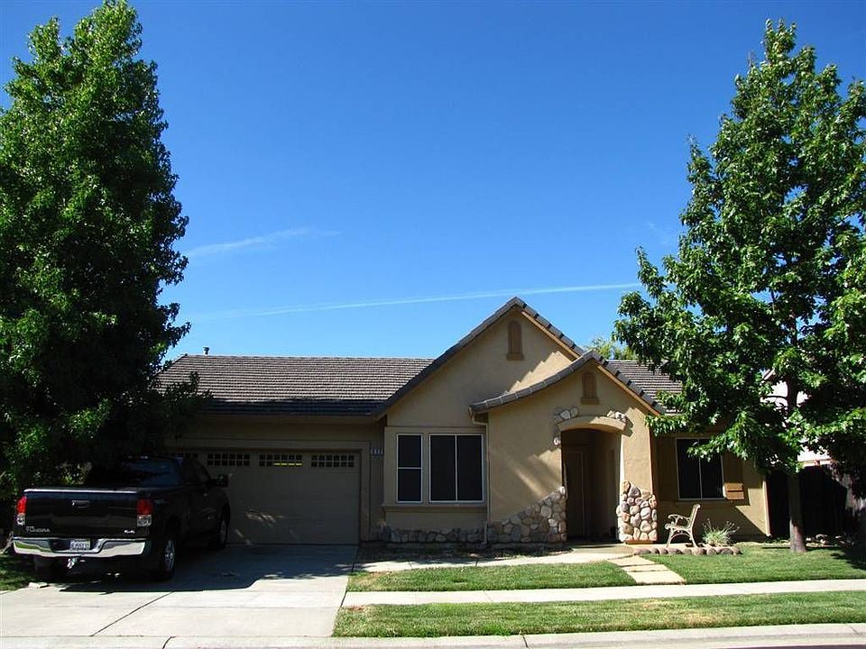 1st image of 217 Summergrove Cir