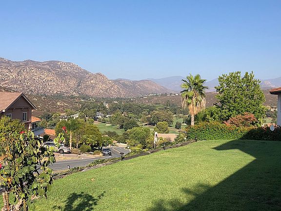 3rd image of 15582 Vista Vicente Dr