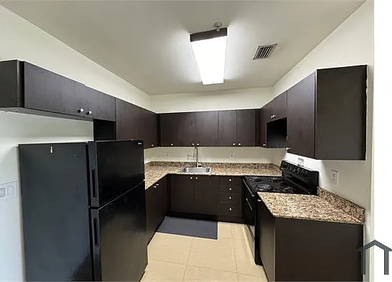 2 bed, 800 sqft, $2,300 — Photo 2