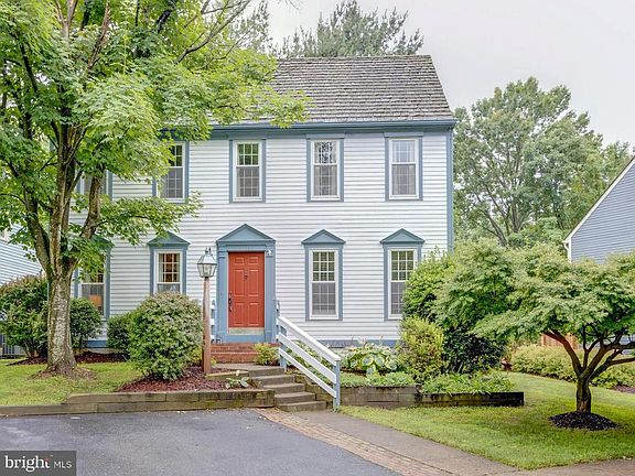 Stately welcoming New England Style Colonial