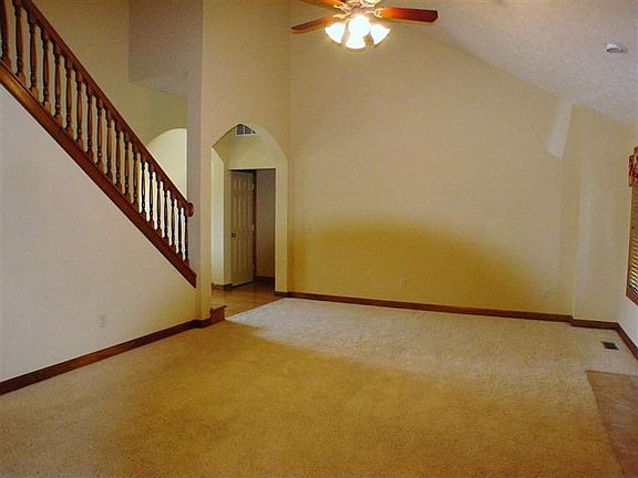 4th image of 1005 Windpointe Way
