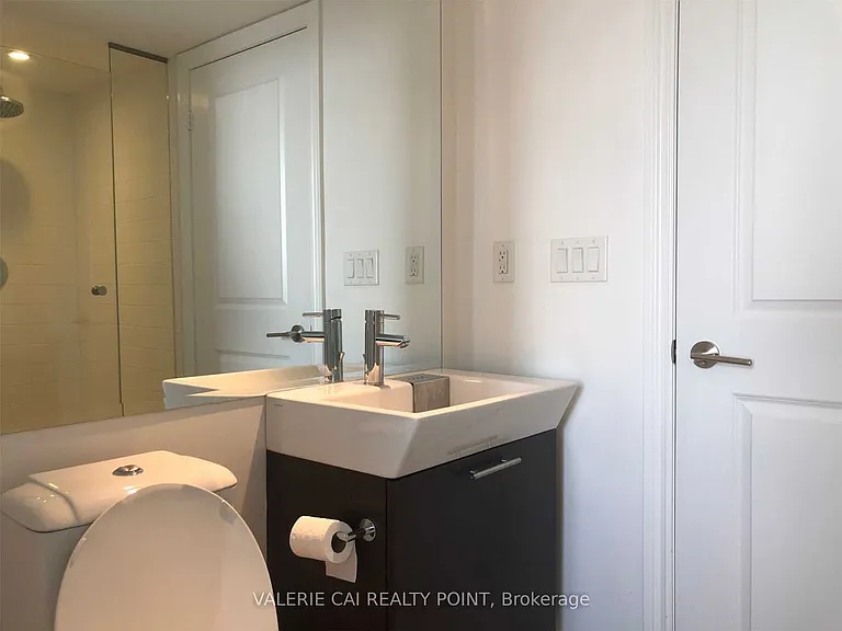 386 Yonge St #3110 — Photo 9