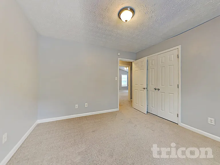 726 Westbury Dr — Photo 33