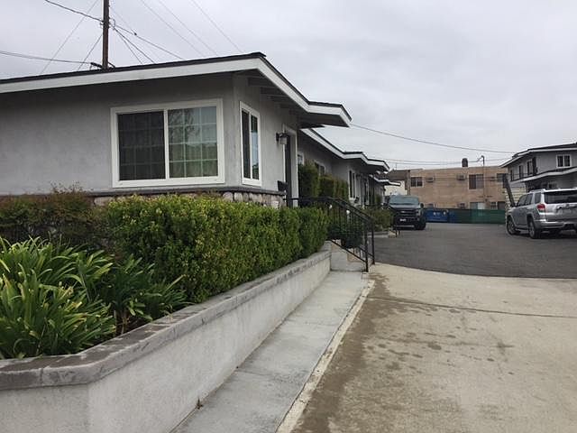 2nd image of 4116 1/2 Ocean View Blvd