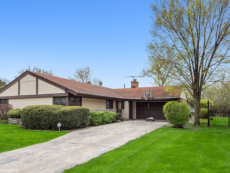 1st image of 3253 Sprucewood Ln