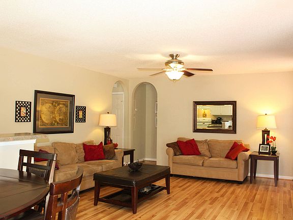 2nd image of 1122 Sunburst Way NE