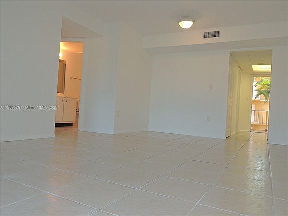 3rd image of 4215 N University Dr APT 211