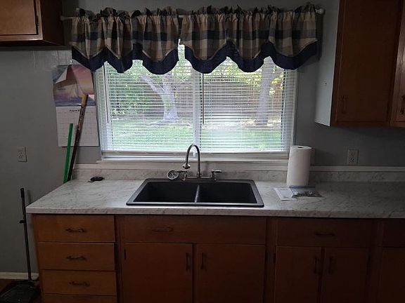 5th image of 4604 Aster Ln