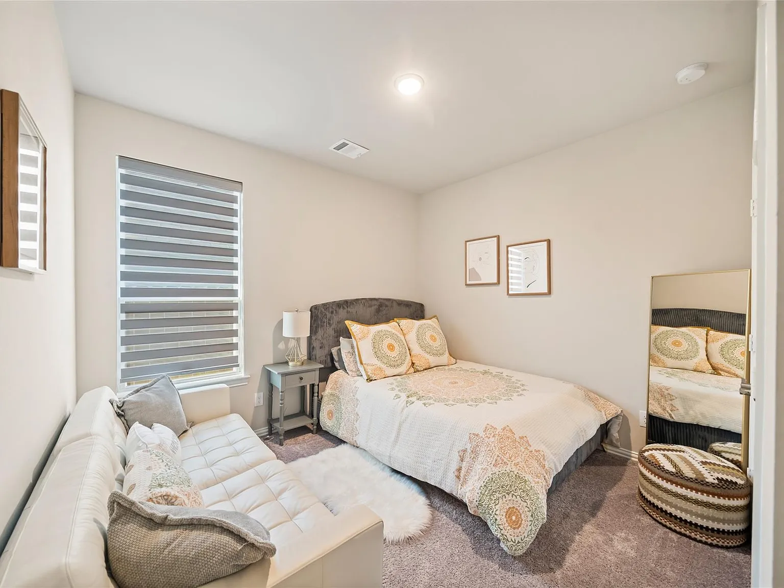 4 bed, 2.0 bath, 1723 sqft, $2,400 — Photo 4
