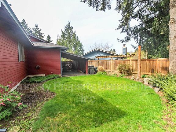 4th image of 10943 NE 133rd St