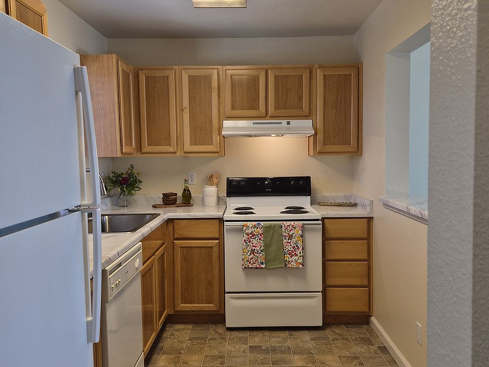 1st image of 406 5th St APT C