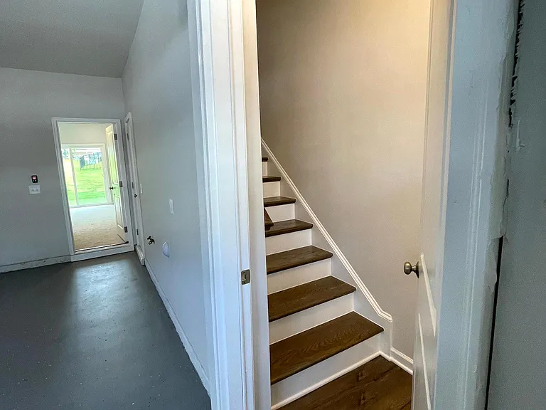 1036 Commack Dr — Photo 8