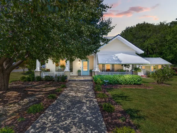 36 W Academy St, Wendell, NC 27591