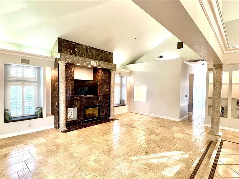 685 Bradbury Dr — Photo 4