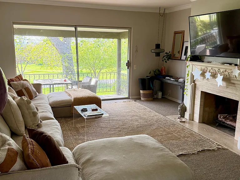 2442 S Wilshire Dr — Photo 2