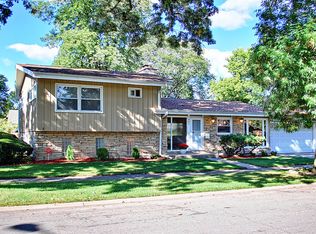 901 Riverside Dr, Park Ridge, IL 60068