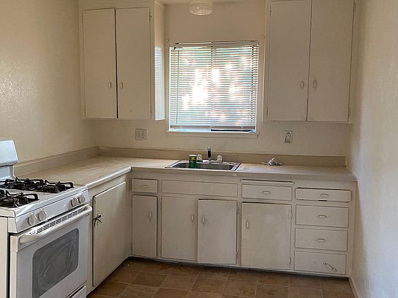 5th image of 2727 Oakmont St APT 3