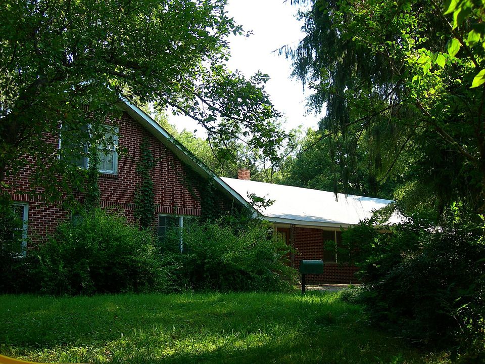 2nd image of 1 Wallace Rd