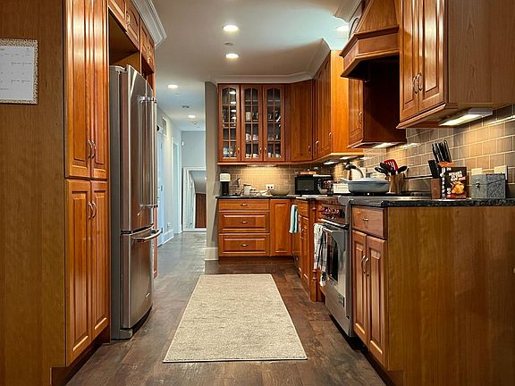 2nd image of 1213 W Newport Ave #1