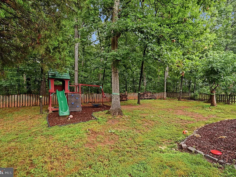 10212 Winged Elm Cir — Photo 27