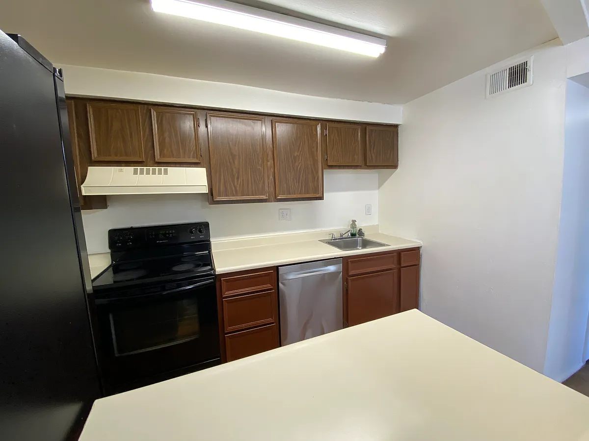 Building Photo - 507 Hunters Path Rd #32-B