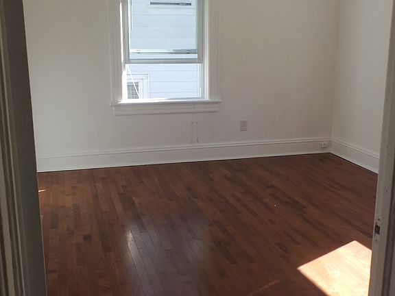 2nd image of 288 Jessamine Ave #2