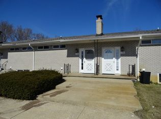 140 Summit View Ct, White Lake, MI 48386