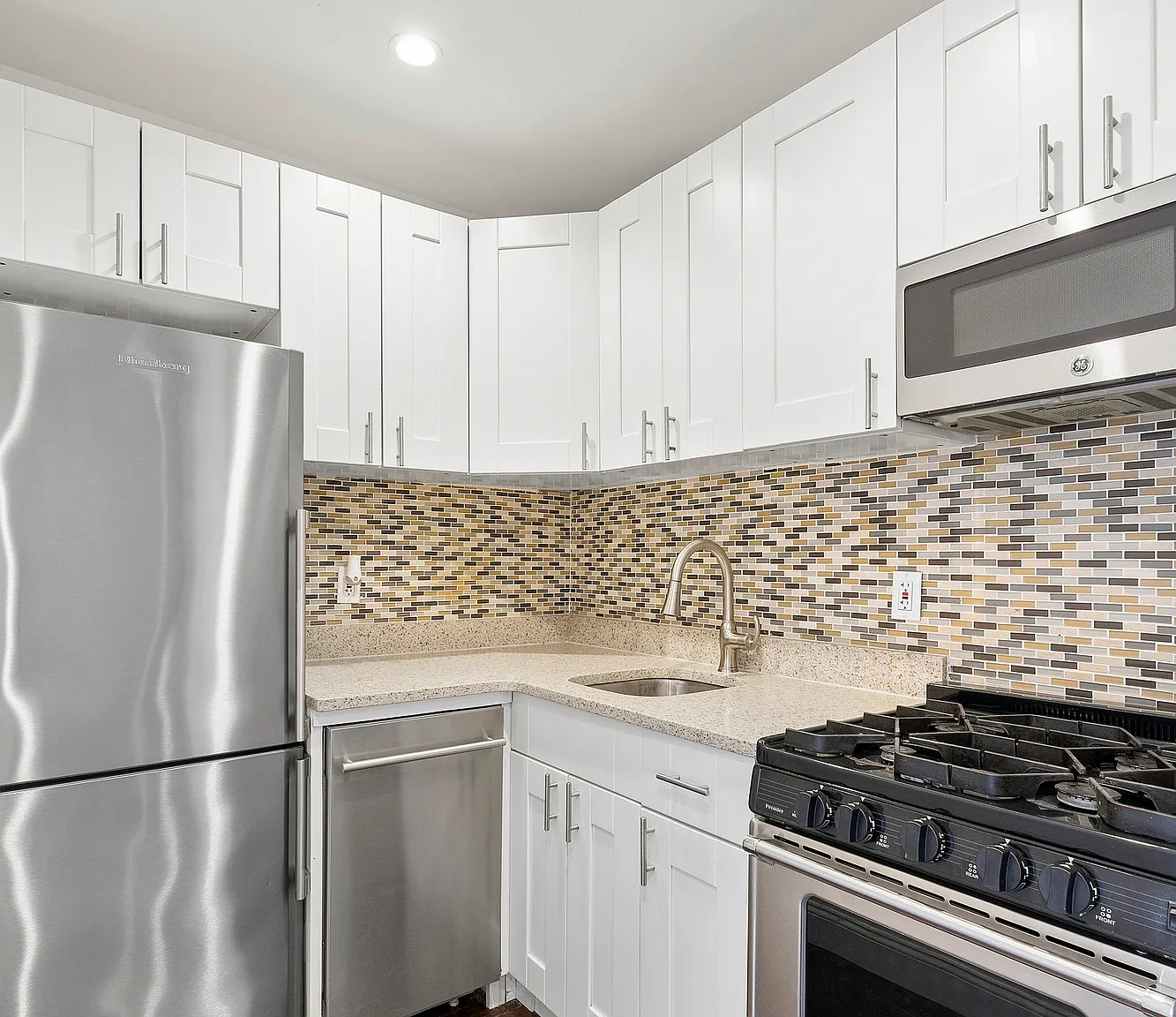 328 West 19th Street — Photo 1