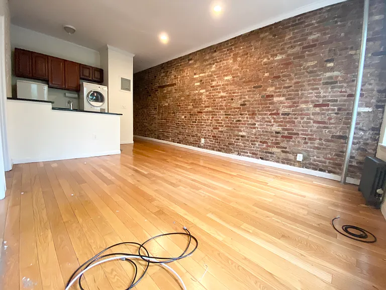 238 E 14th St #3F — Photo 3