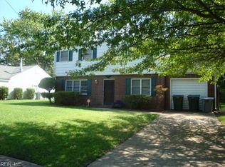 616 Essex Park Dr, Hampton, VA 23669