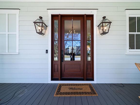 4th image of 953 Cliffwood Dr