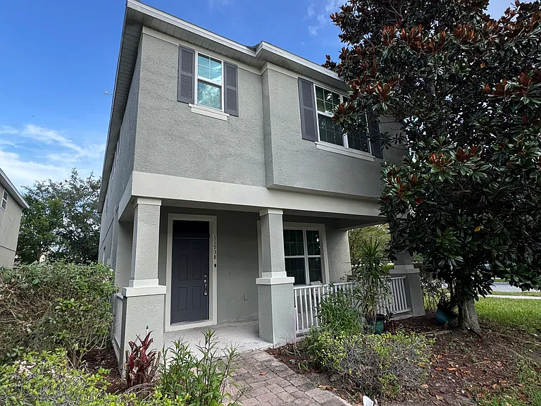 11938 Silverlake Park Dr — Photo 1