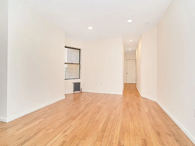 587 W 177th St #43 — Photo 8