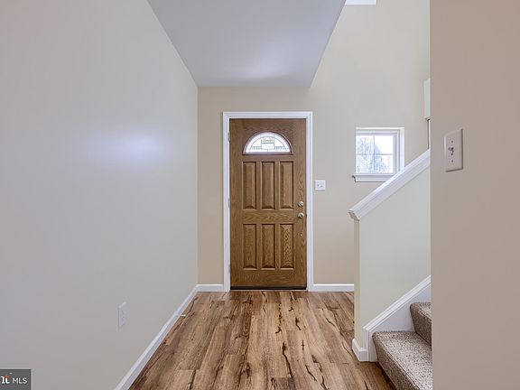 4th image of 225 Eagle Dr