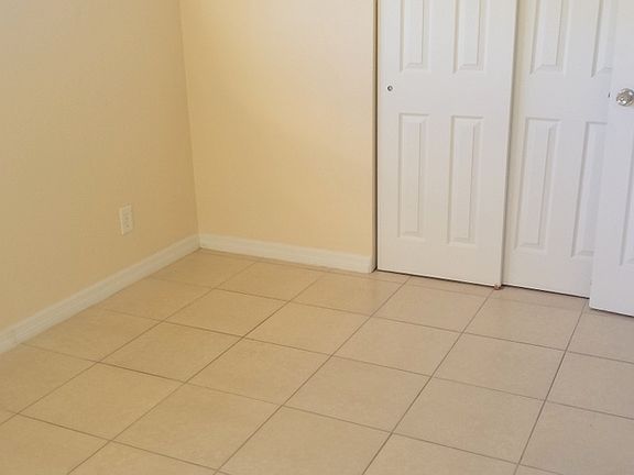 4th image of 4975 93rd Ave