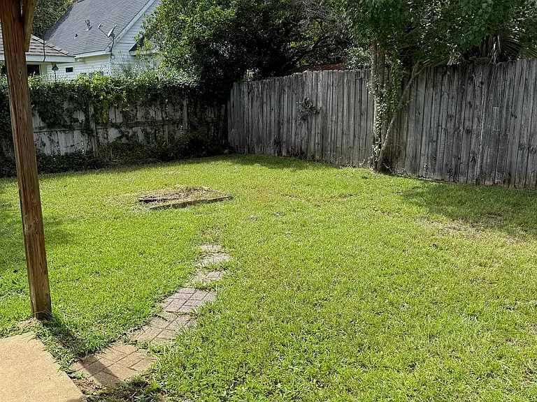 406 Belle Chase Ct S — Photo 13
