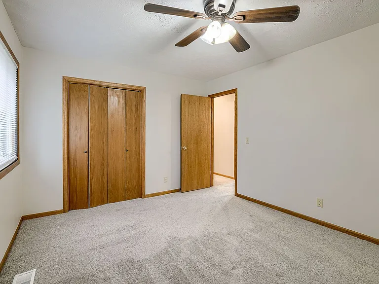 4115 N 213th Cir — Photo 39