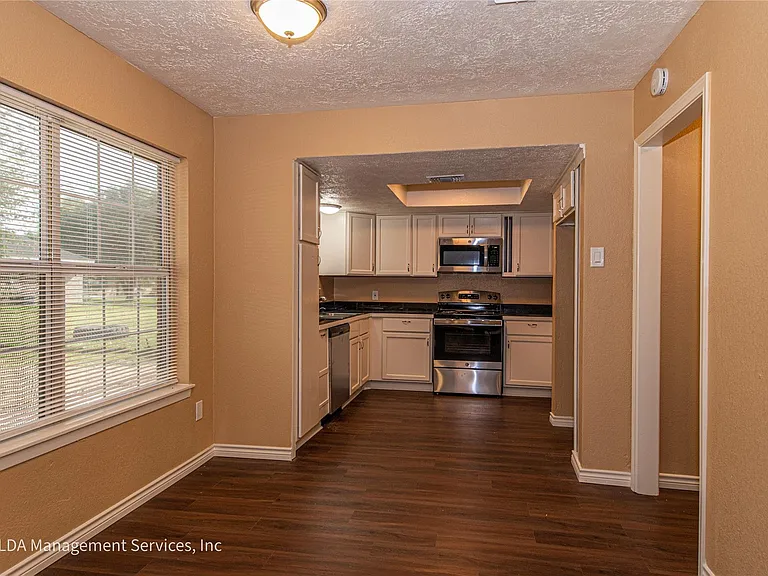 12834 Timothy Dr — Photo 6