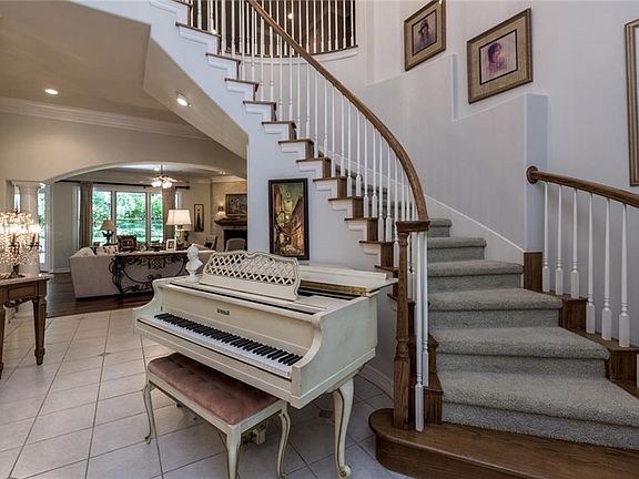 4th image of 8708 Mendocino Dr