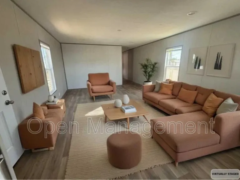 518 Everitt Ave #32 — Photo 3