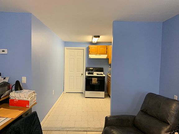 3rd image of 37 Andrews St