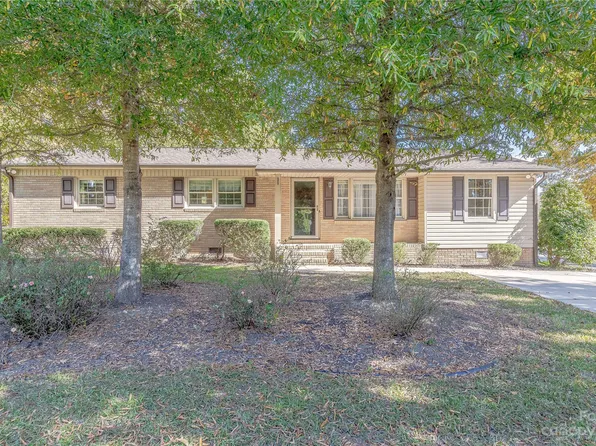 962 Community Ln, Lancaster, SC 29720
