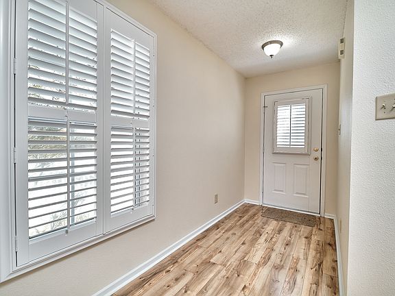 5th image of 10268 Golden Dr