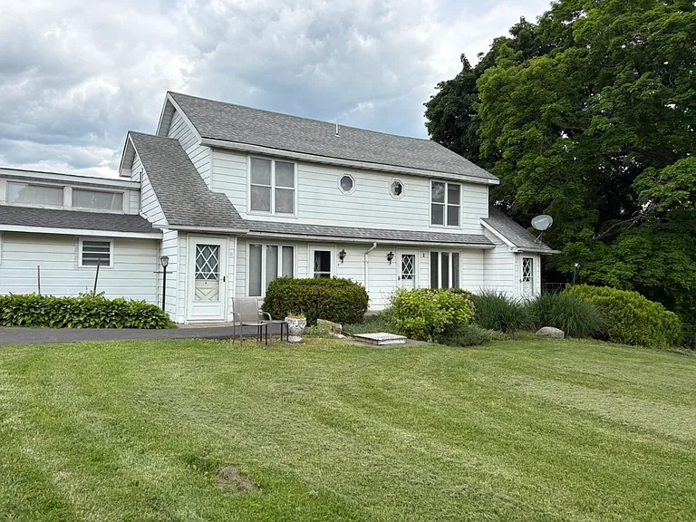 207 Highland Ave #1 — Photo 11